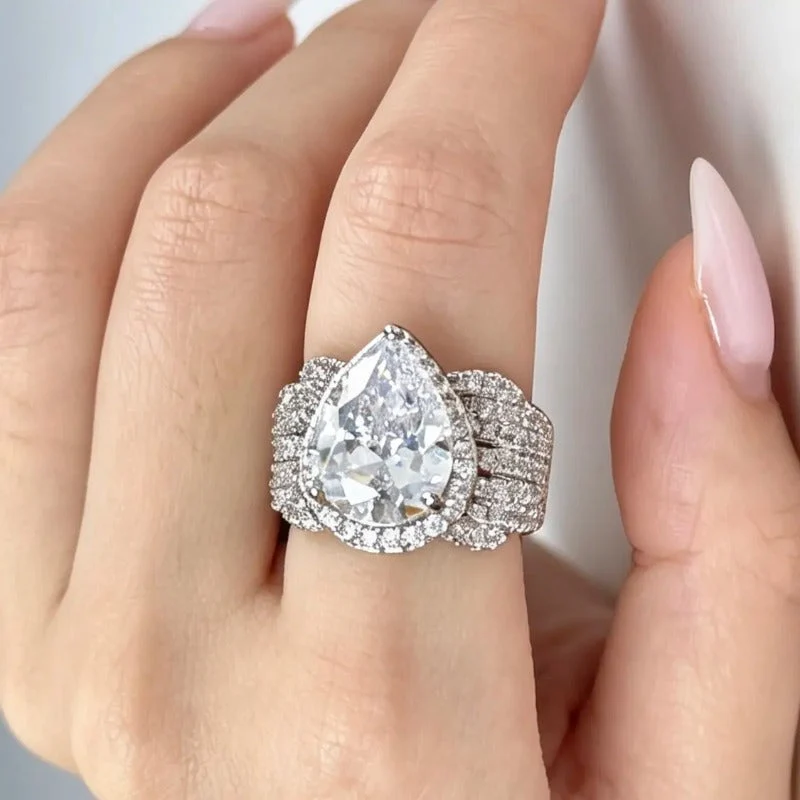 Radiant Pear Cut Band