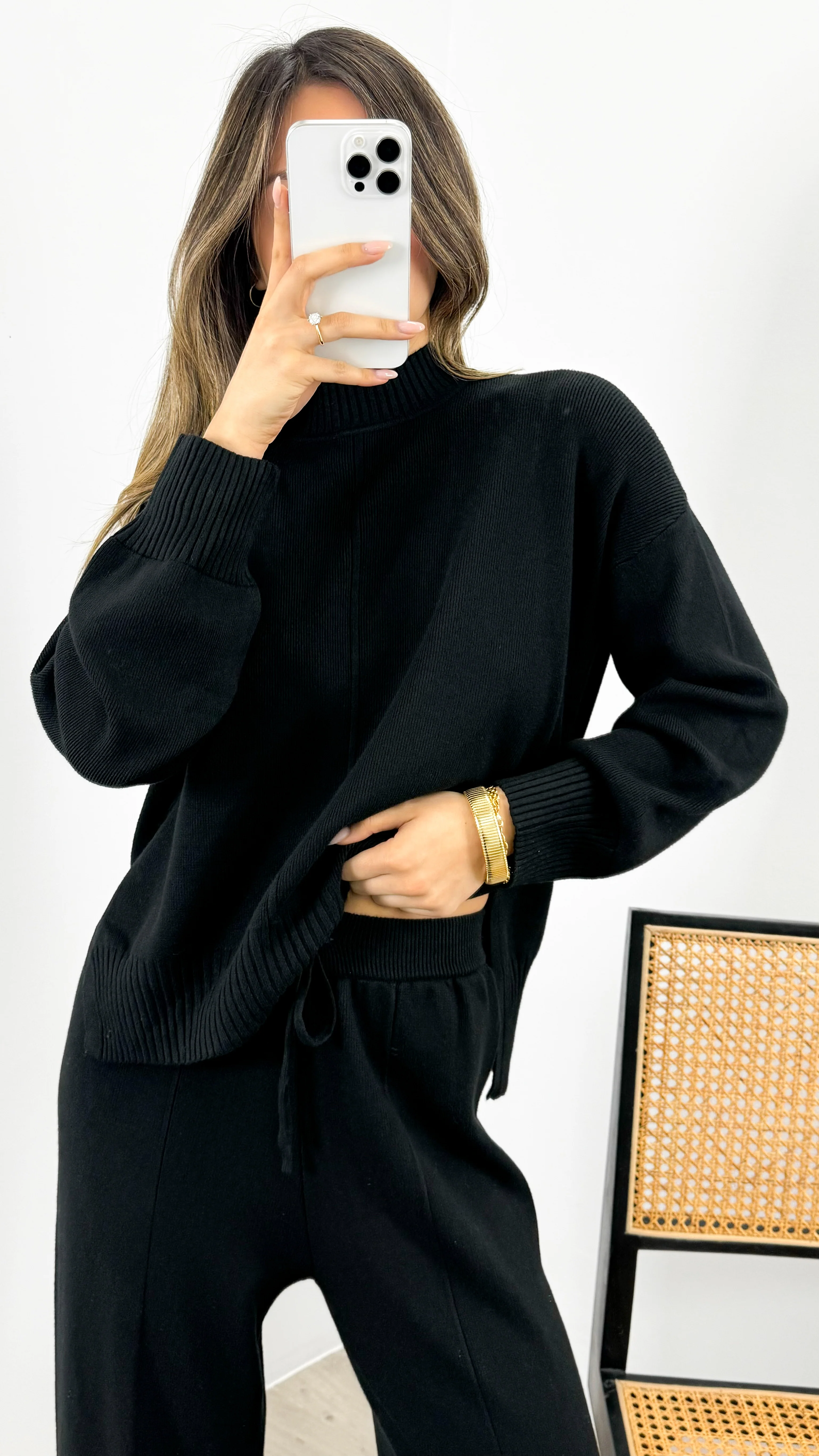 KNIT TOP - BLACK