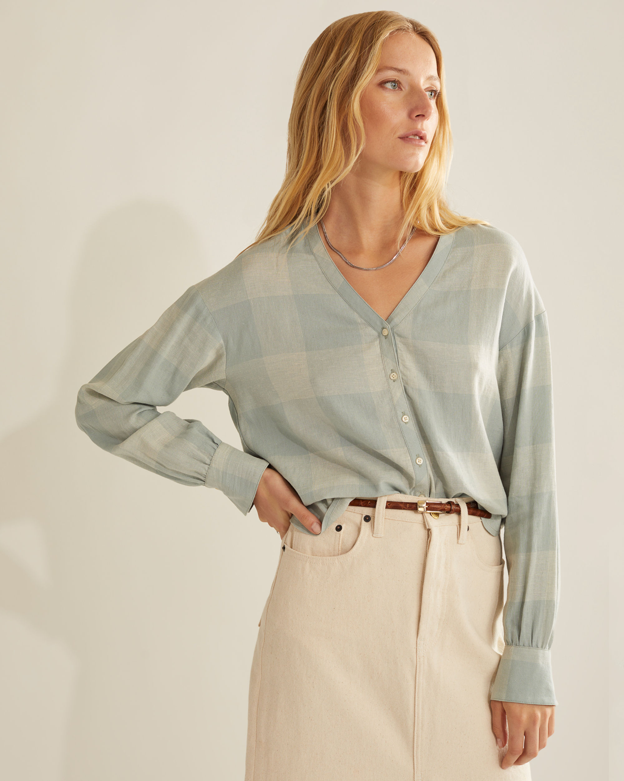 WOMEN'S AMELIA V-NECK SHIRT