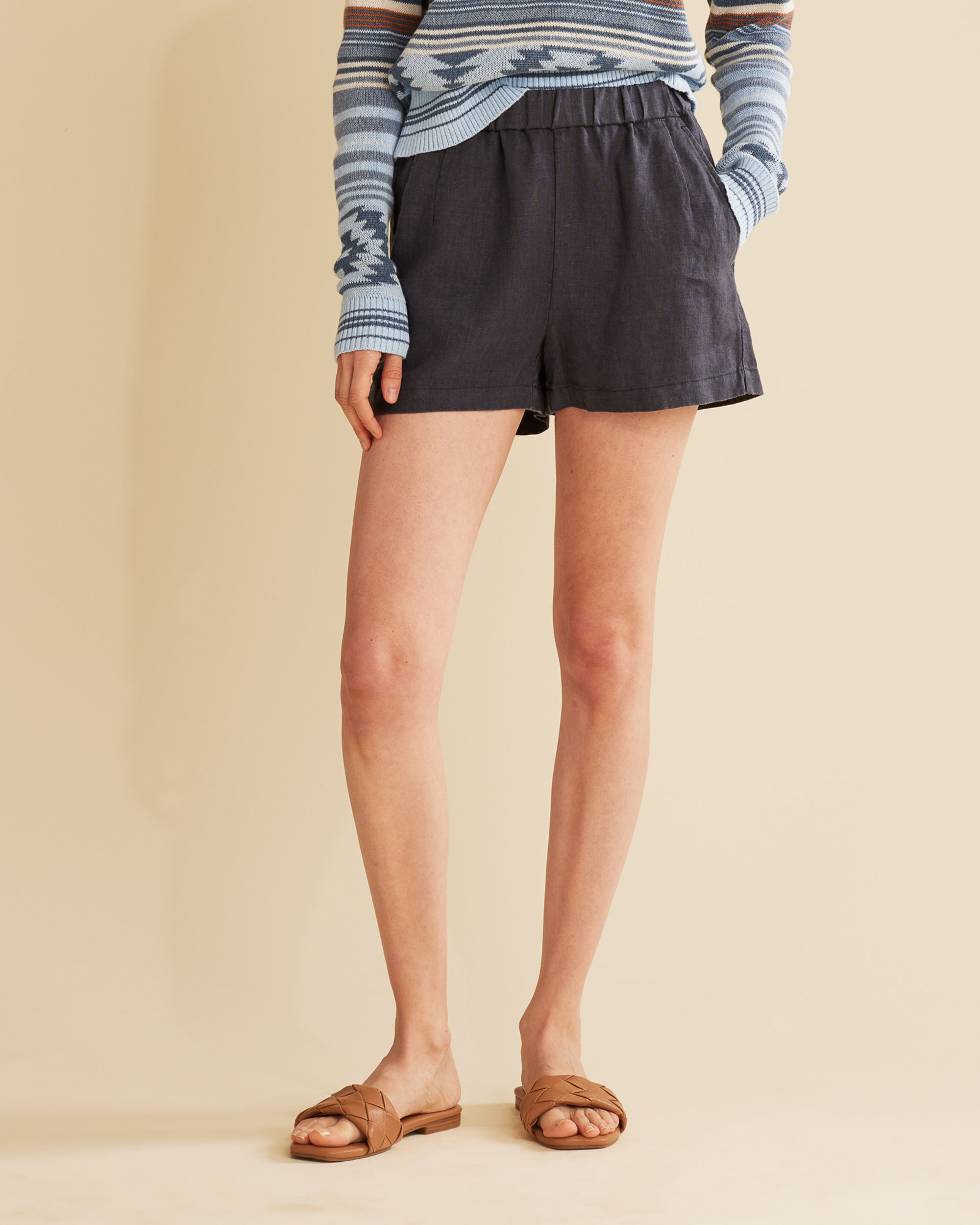 WOMEN'S PULL-ON LINEN SHORTS