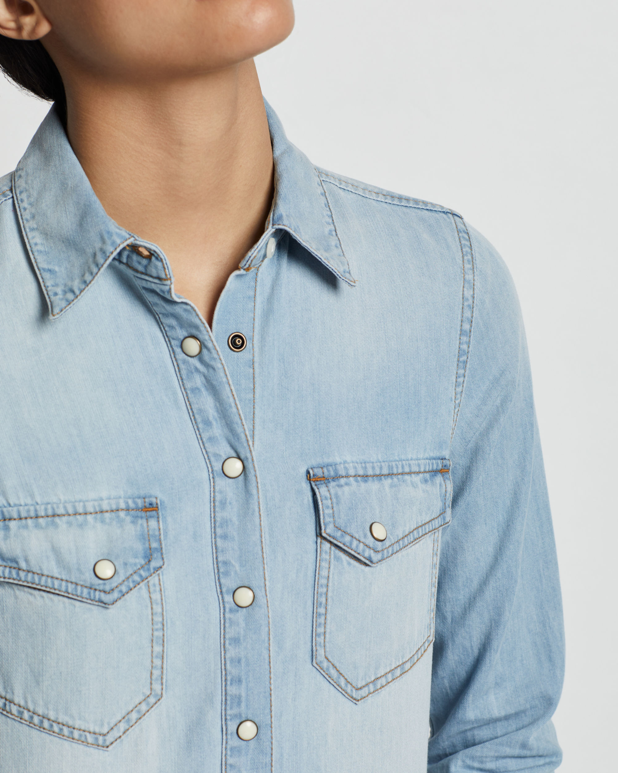 WOMEN'S CHAMBRAY GAMBLER SHIRT