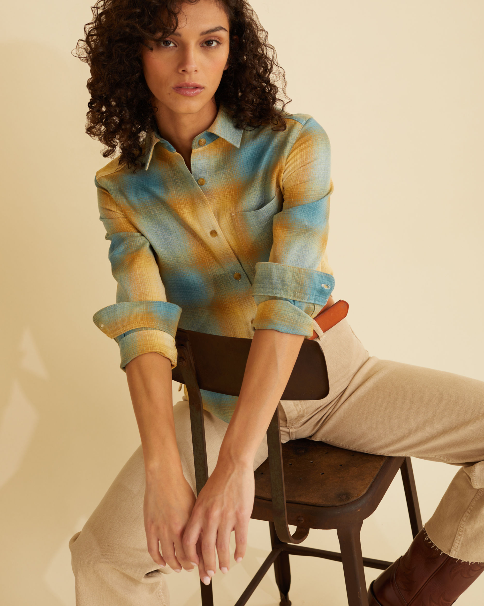 WOMEN'S CROPPED WOOL SHIRT