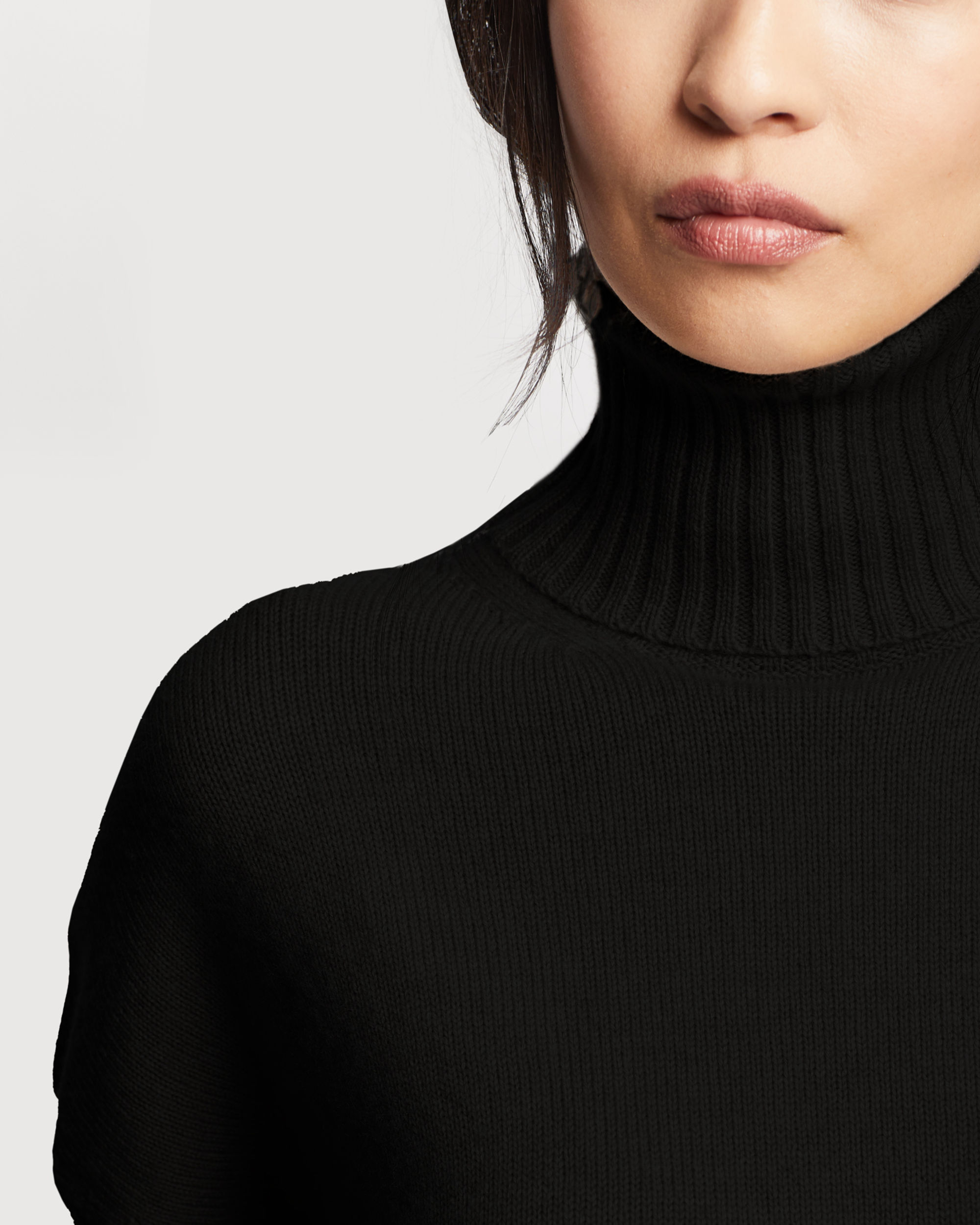 WOMEN'S MERINO/CASHMERE OVERSIZED TURTLENECK