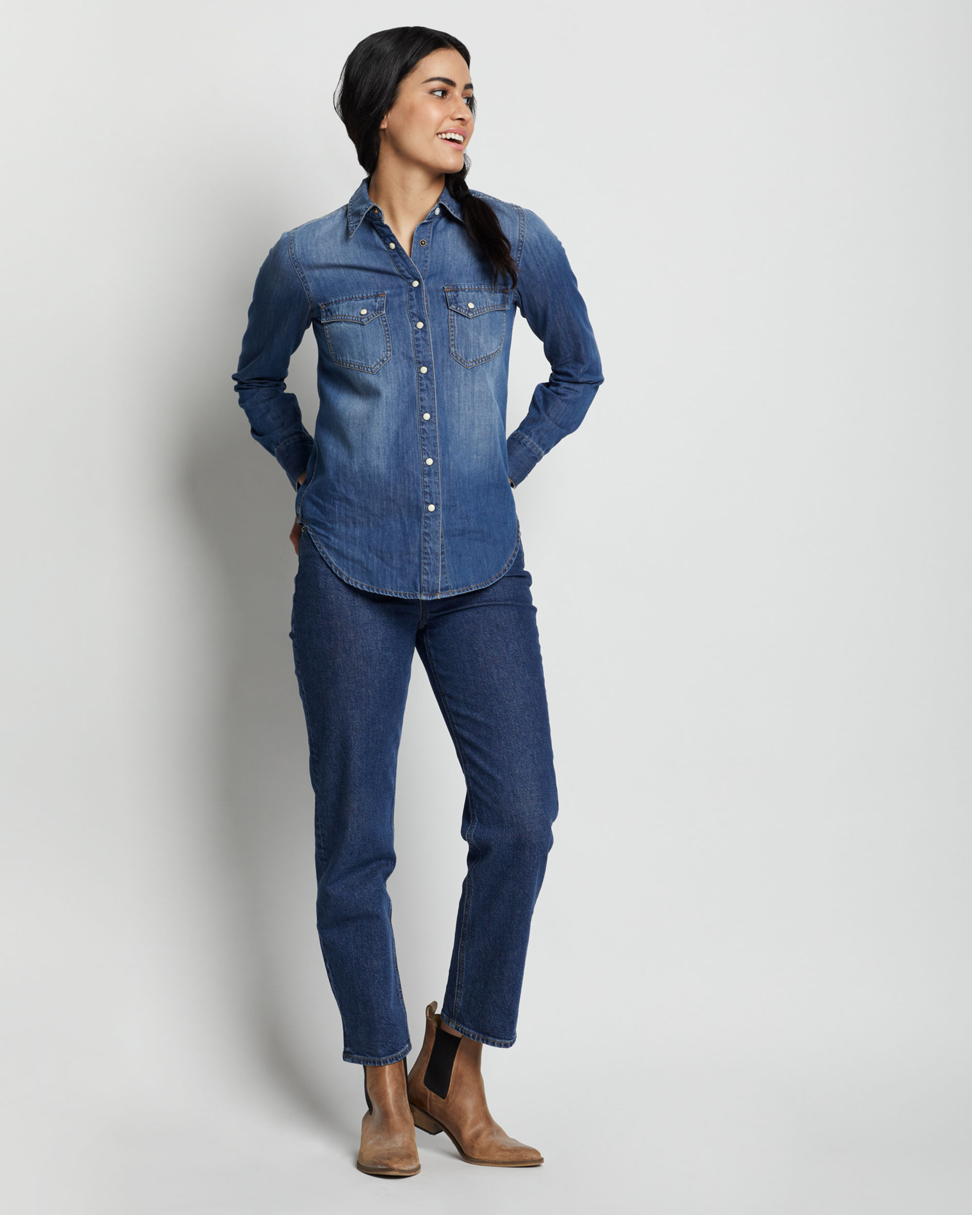 WOMEN'S CHAMBRAY GAMBLER SHIRT