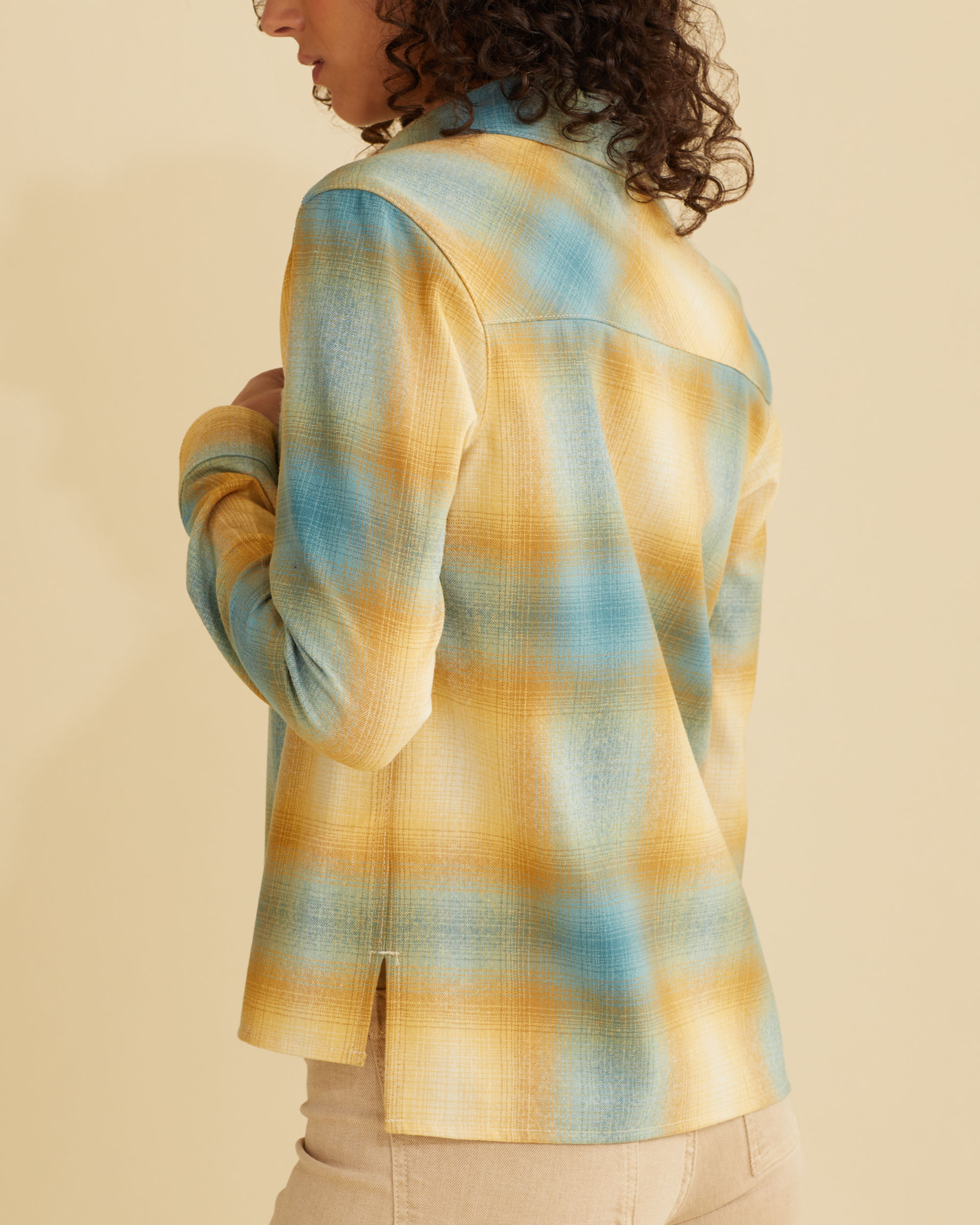 WOMEN'S CROPPED WOOL SHIRT