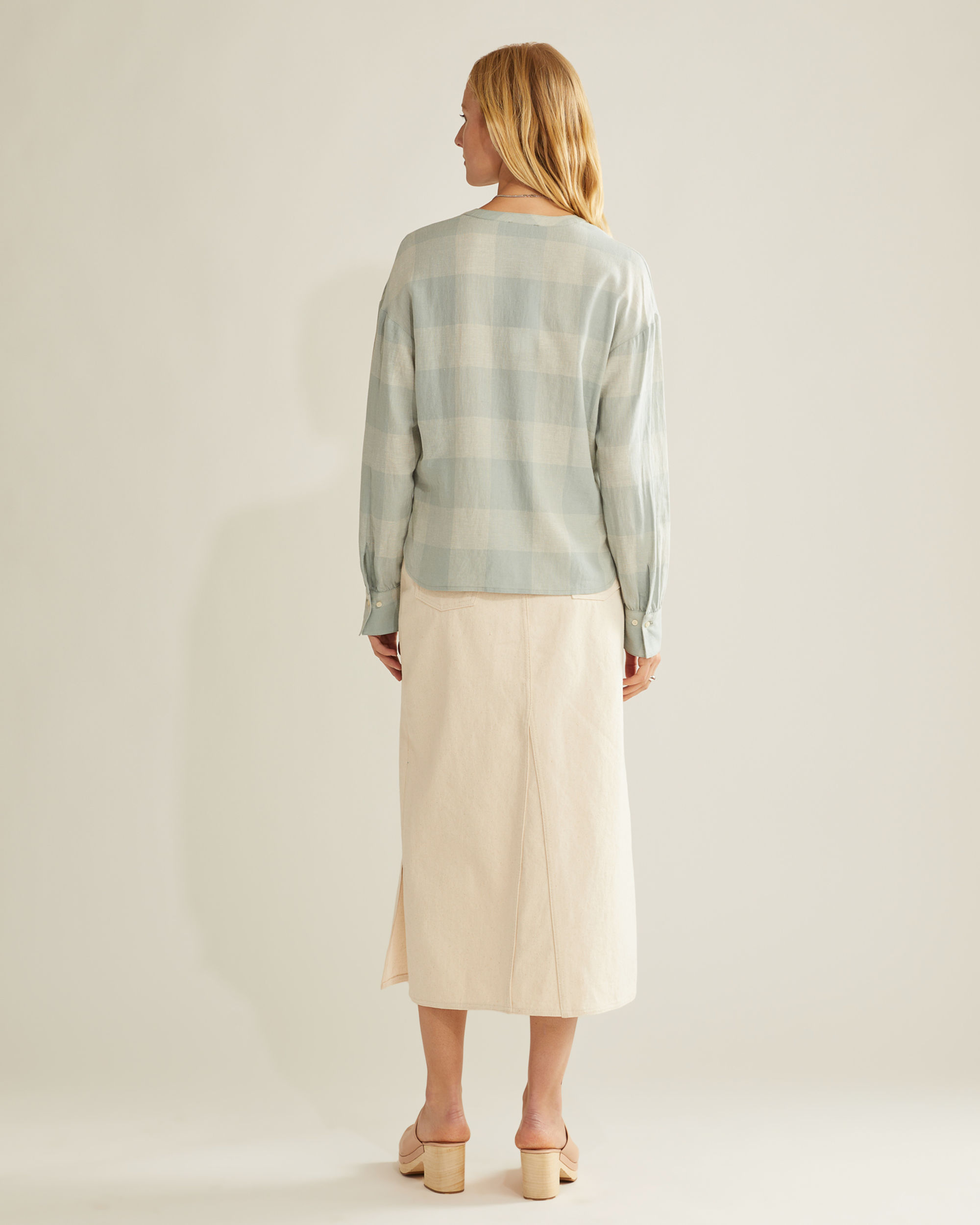 WOMEN'S AMELIA V-NECK SHIRT