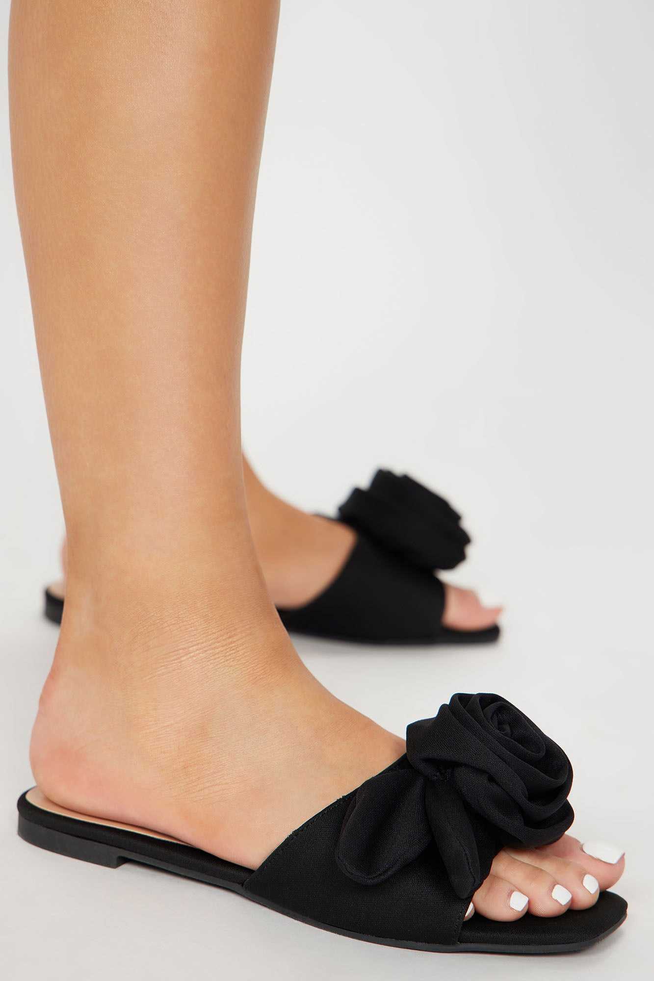 Floral Dreams Flat Sandals   Black