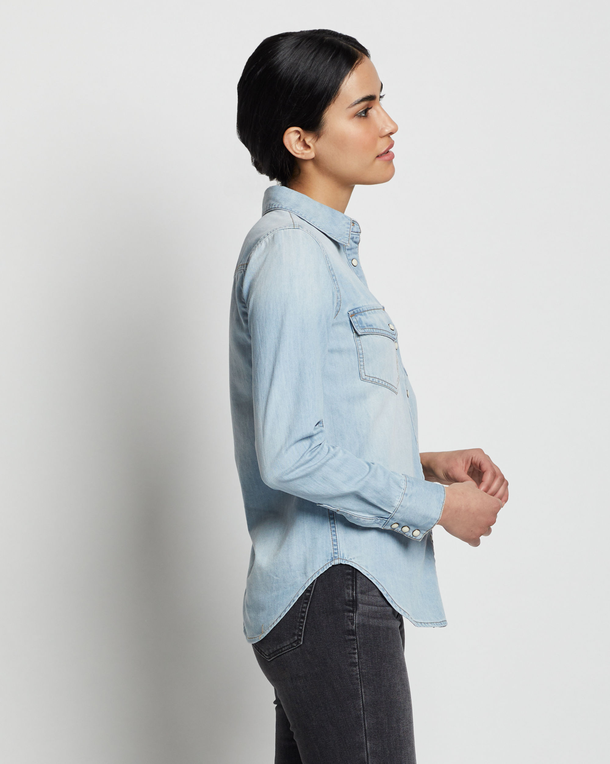 WOMEN'S CHAMBRAY GAMBLER SHIRT