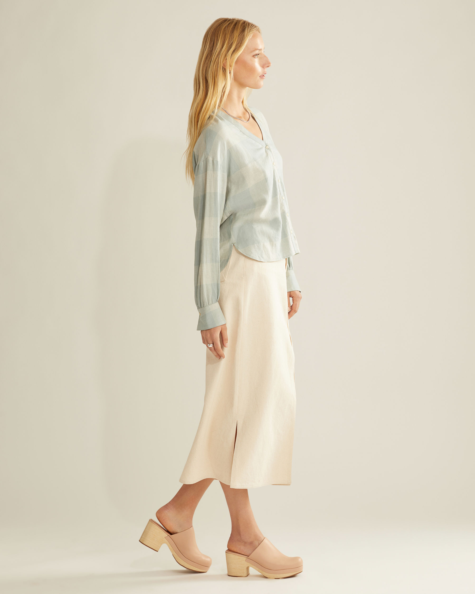 WOMEN'S AMELIA V-NECK SHIRT