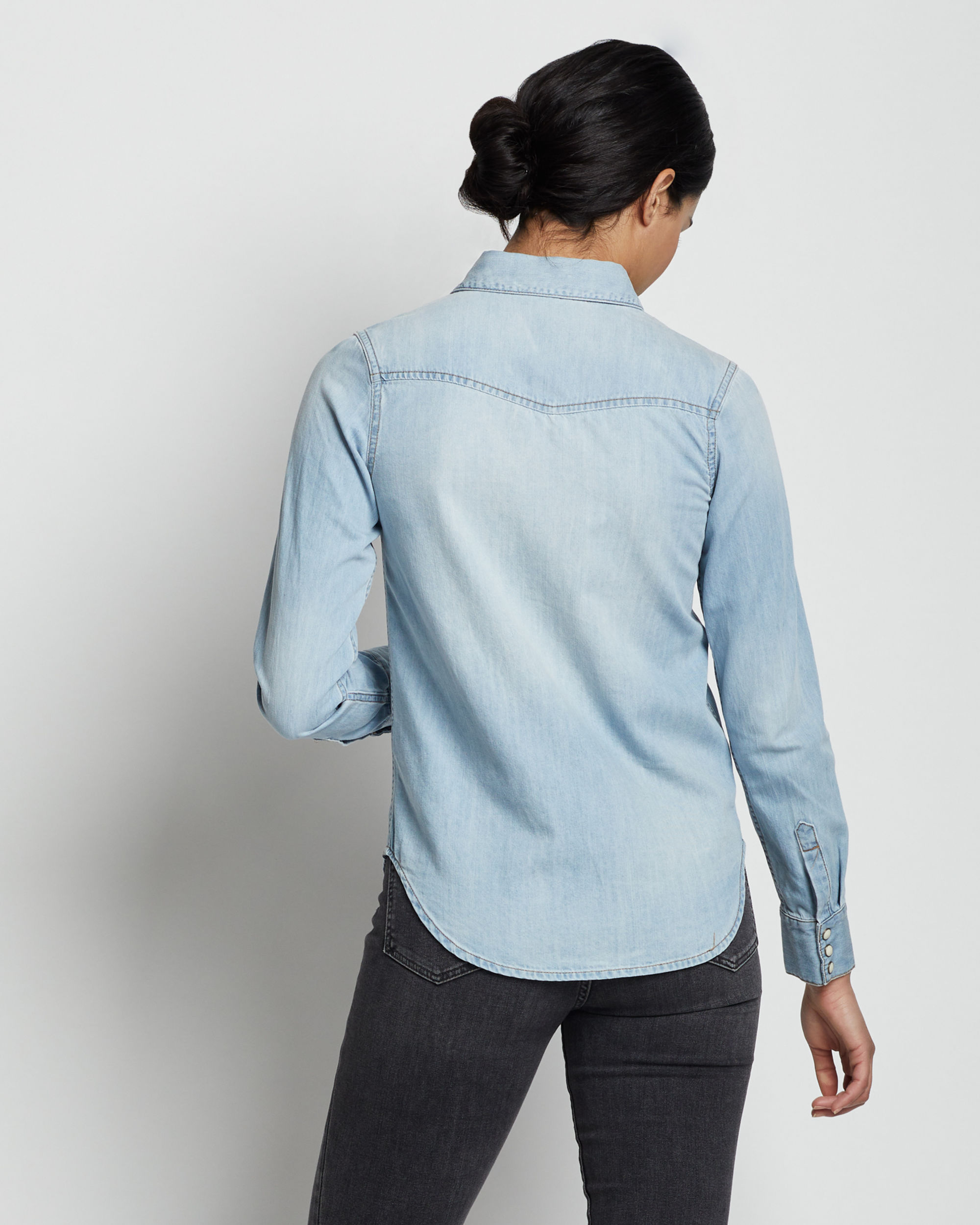WOMEN'S CHAMBRAY GAMBLER SHIRT