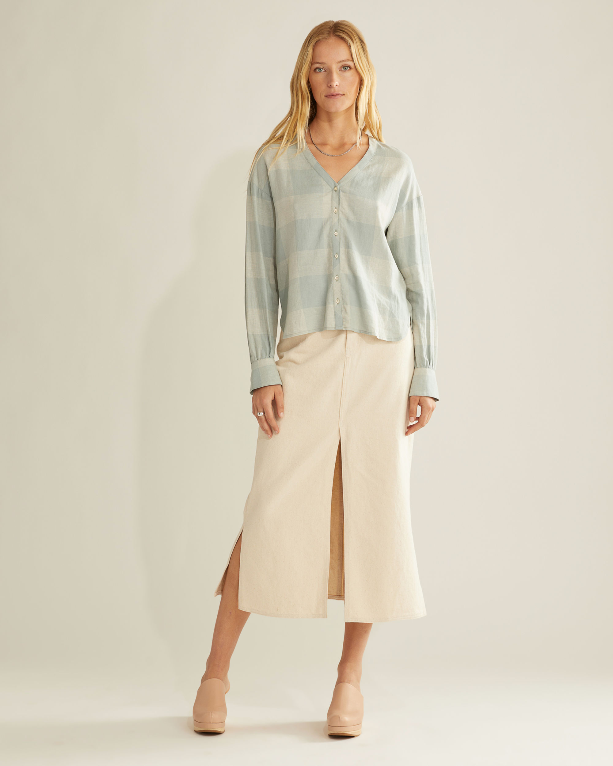 WOMEN'S AMELIA V-NECK SHIRT