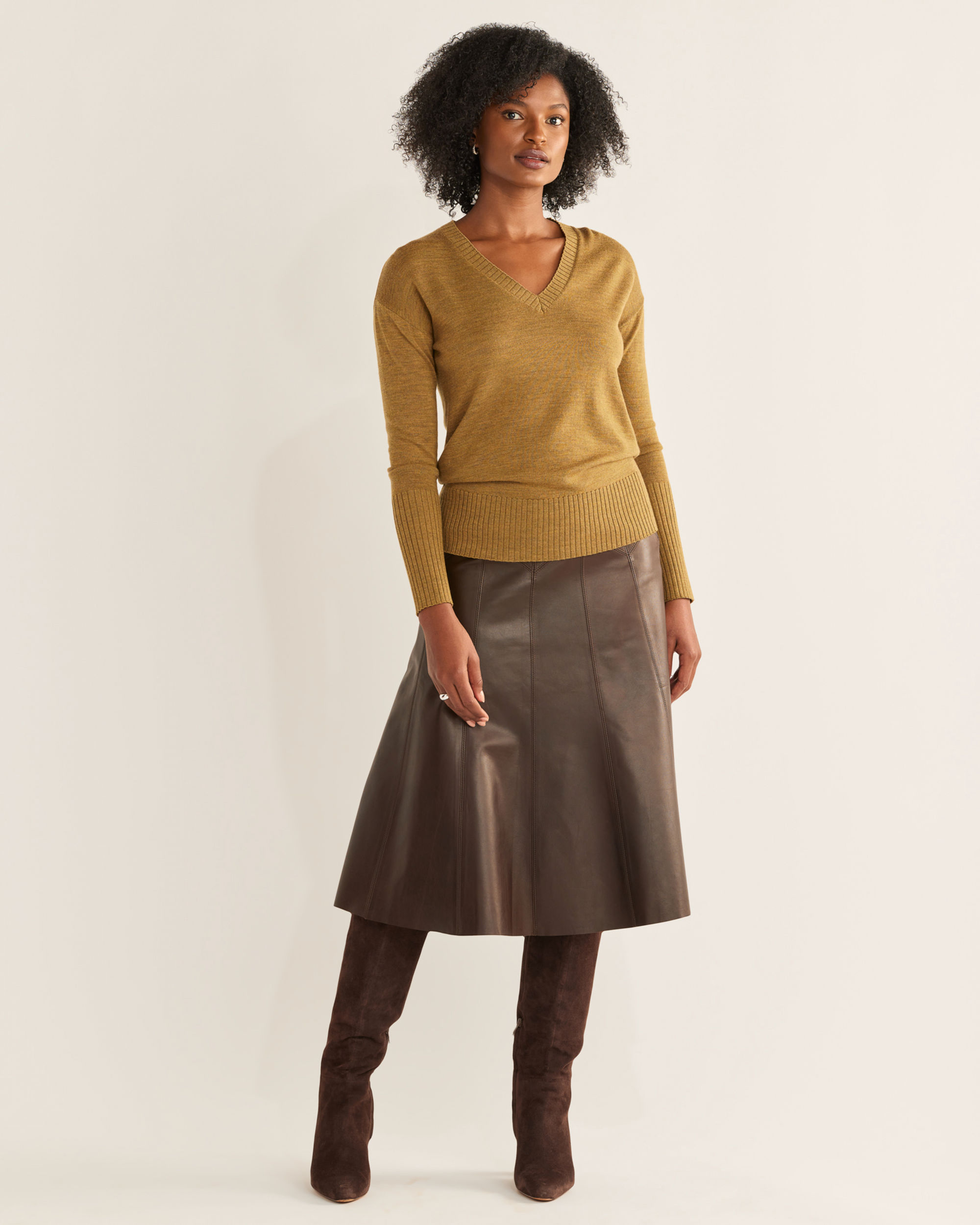 WOMEN'S MERINO V-NECK SWEATER