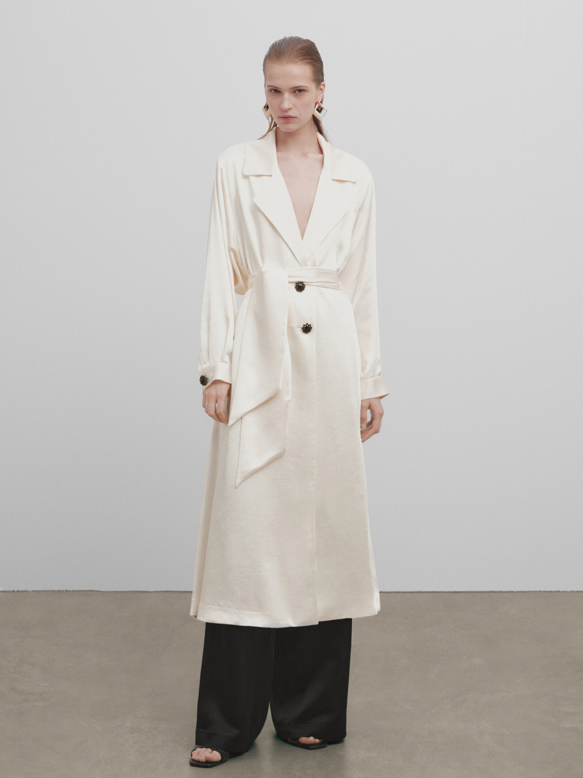 Gabardina satinada botones -Studio - CRUDO