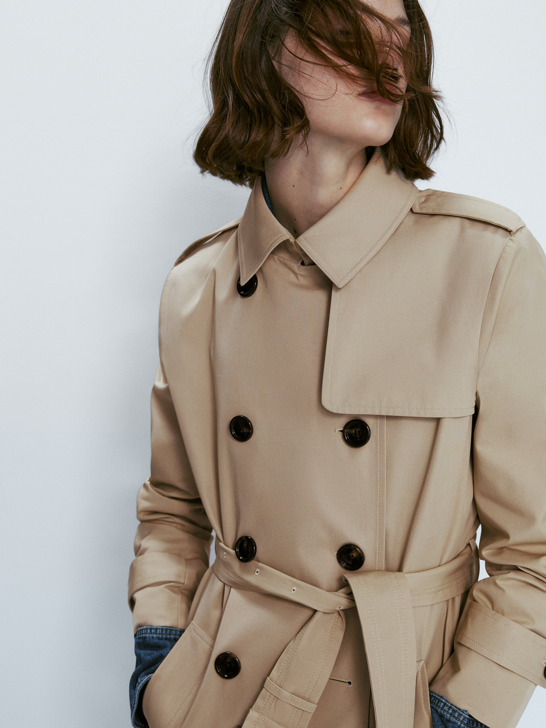 Gabardina con cinturón - BEIGE