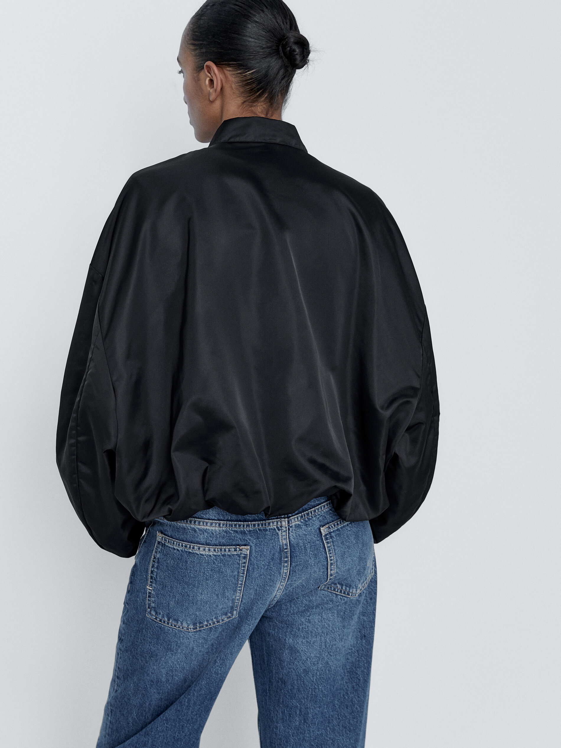 Chaqueta bomber manga volumen - NEGRO