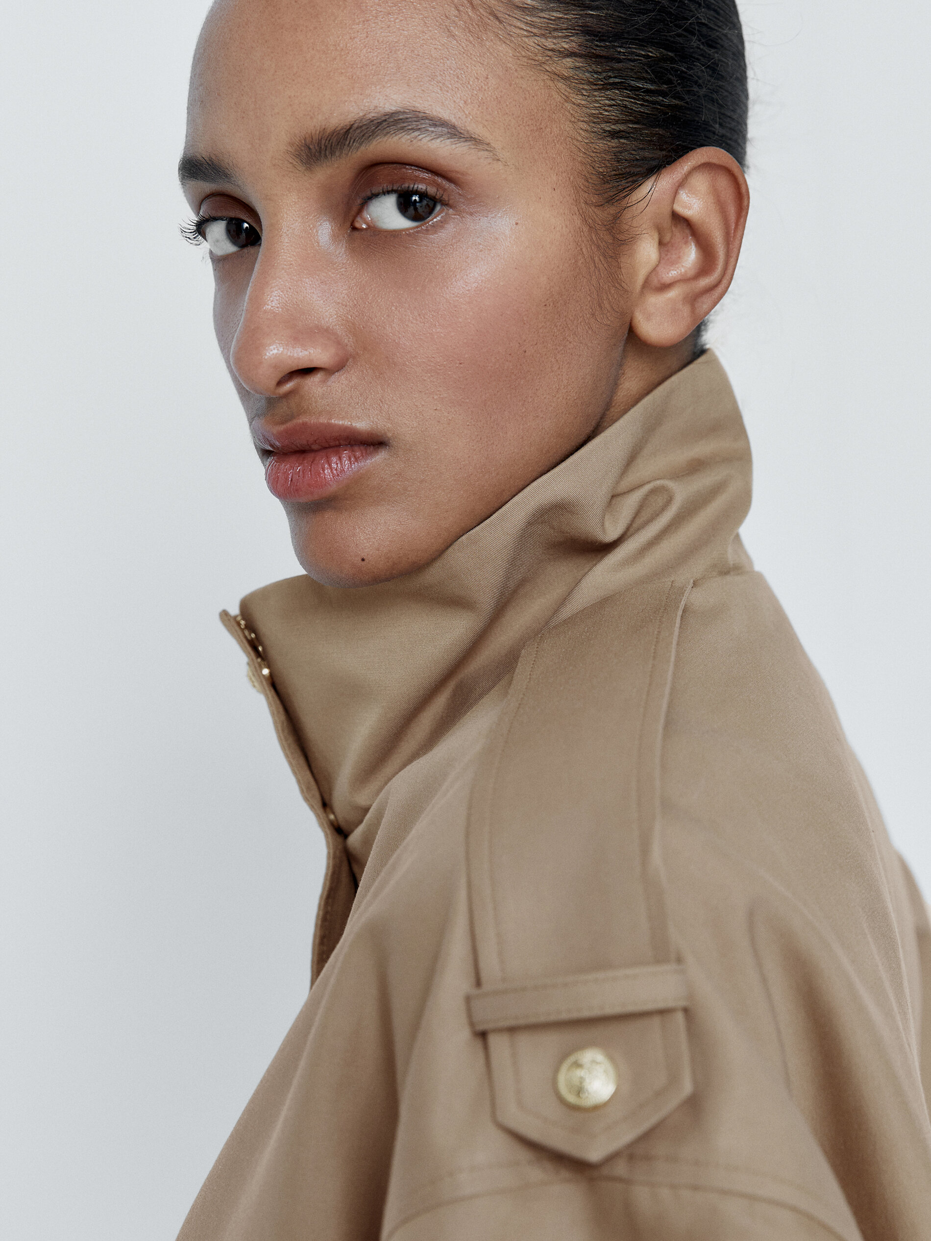 Parka corta botones dorados - BEIGE