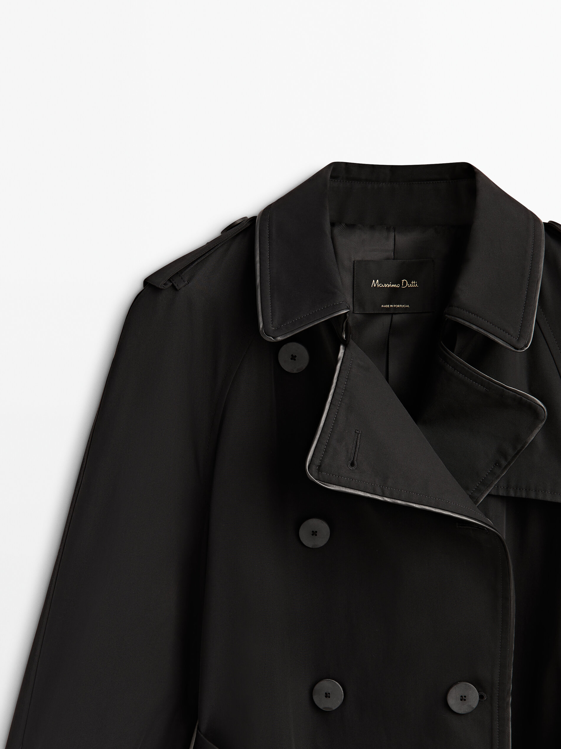 Gabardina detalle vivo - NEGRO