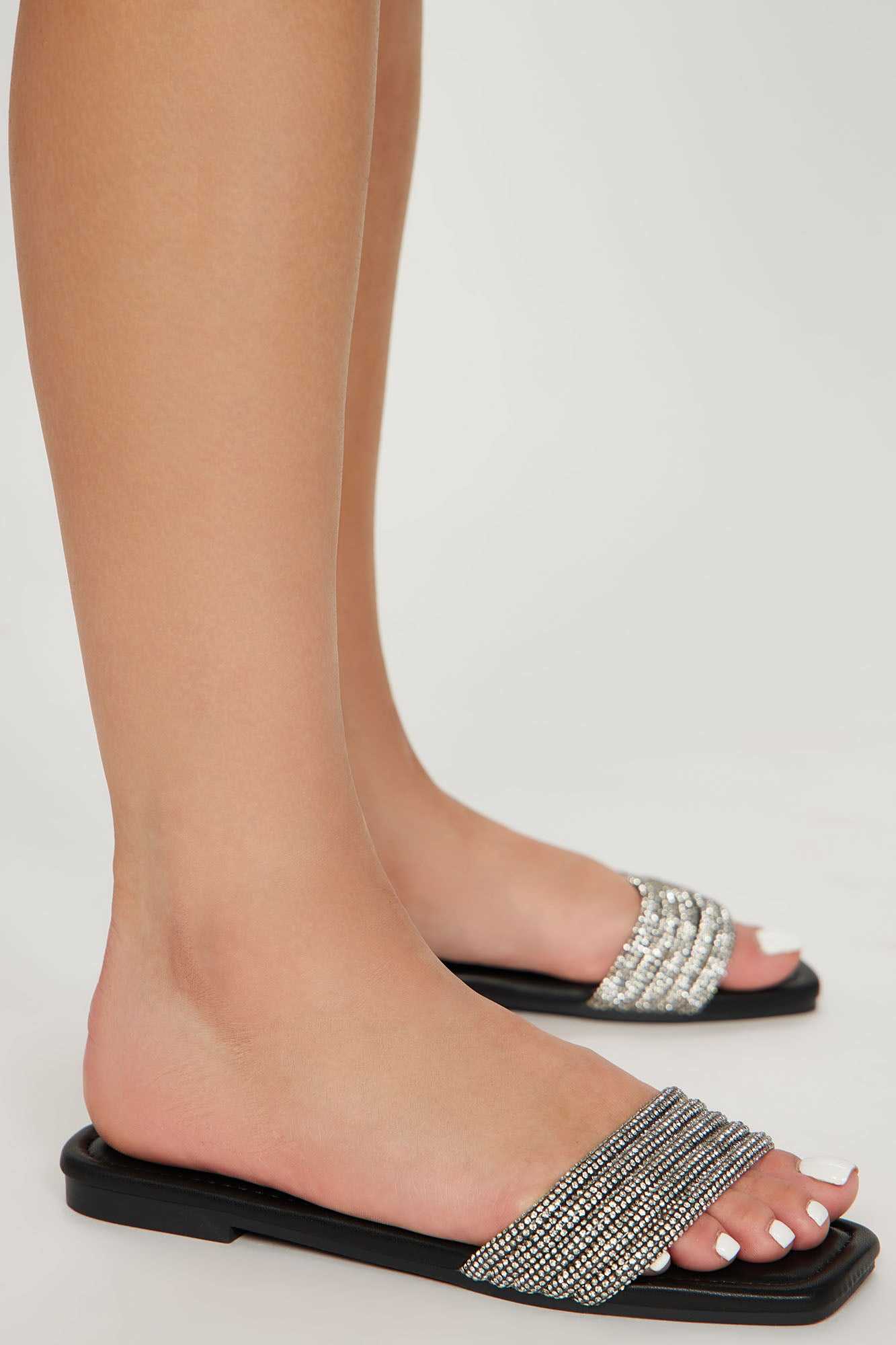 Came Across You Flat Sandals   Black