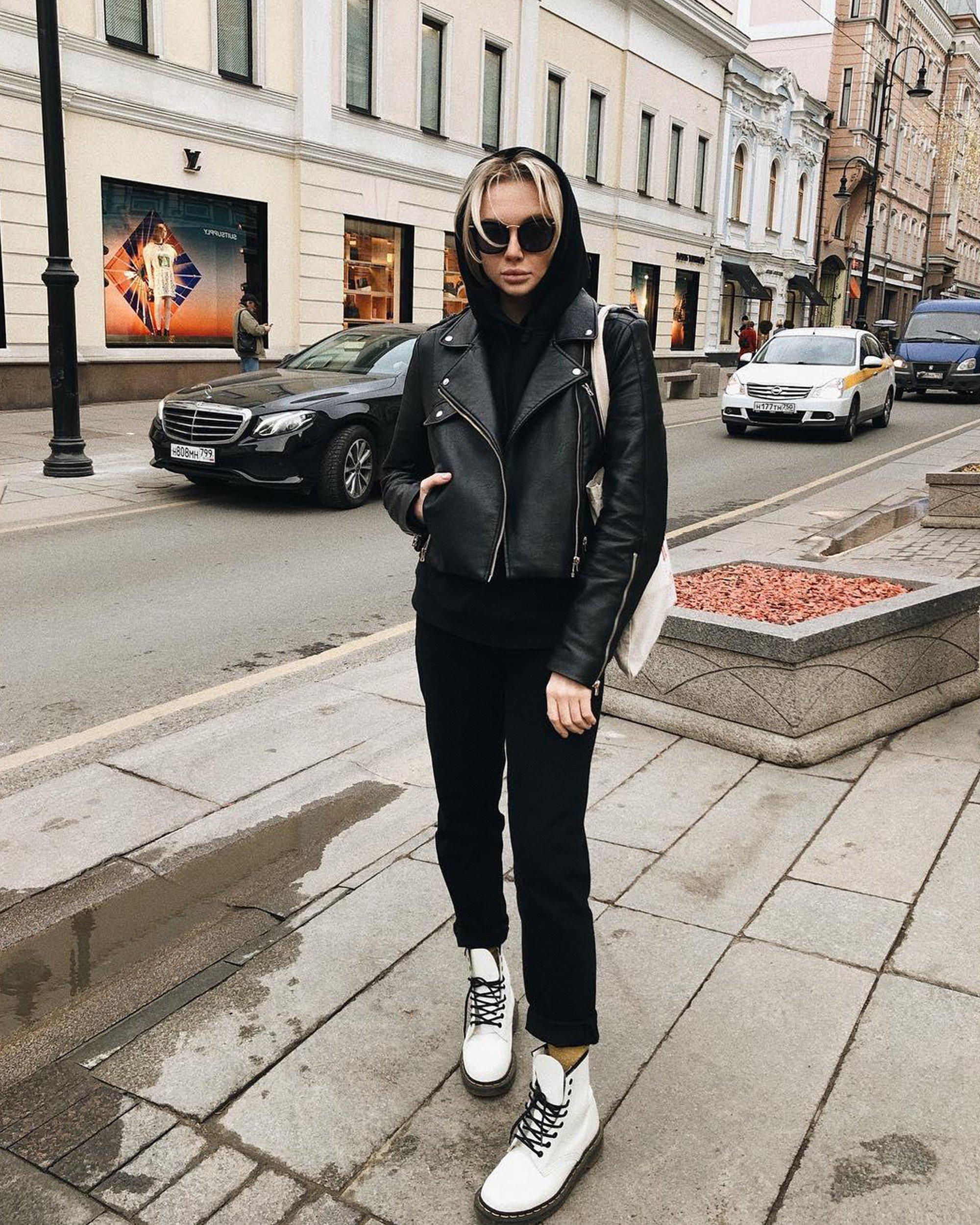 1460 Smooth Leather Lace Up Boots