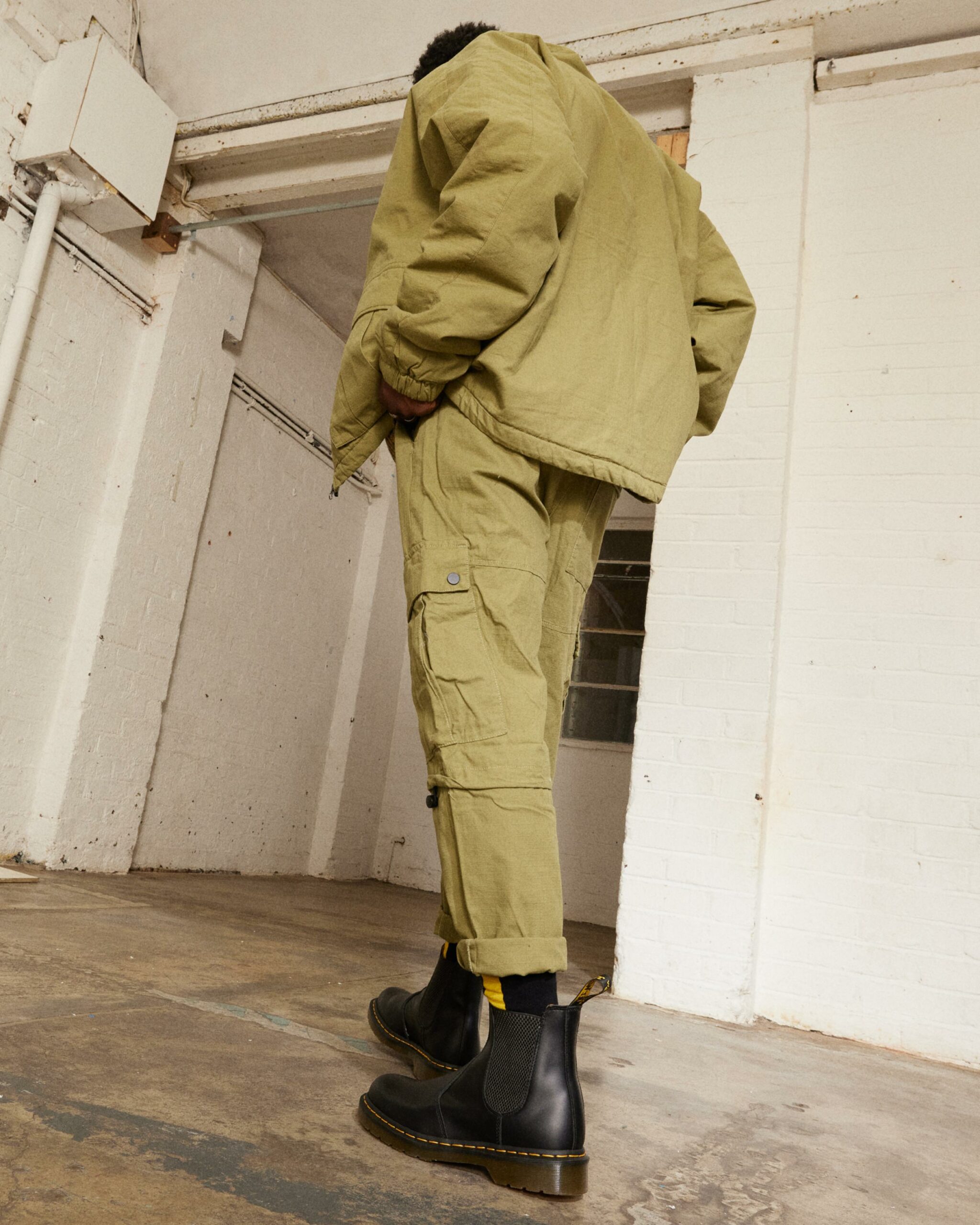 2976 Yellow Stitch Smooth Leather Chelsea Boots