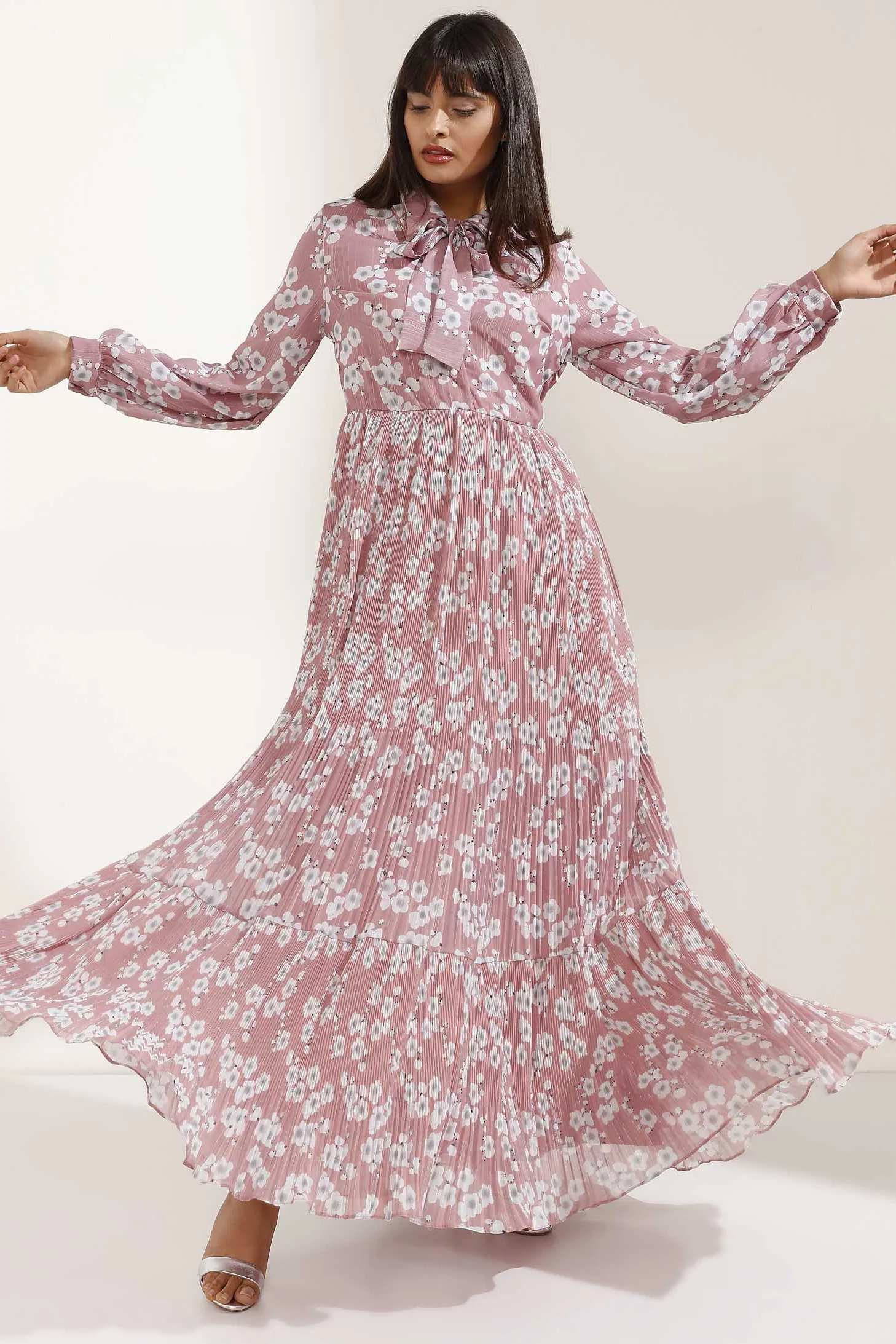 Pale Pink and White Flower Patterned Long Dress