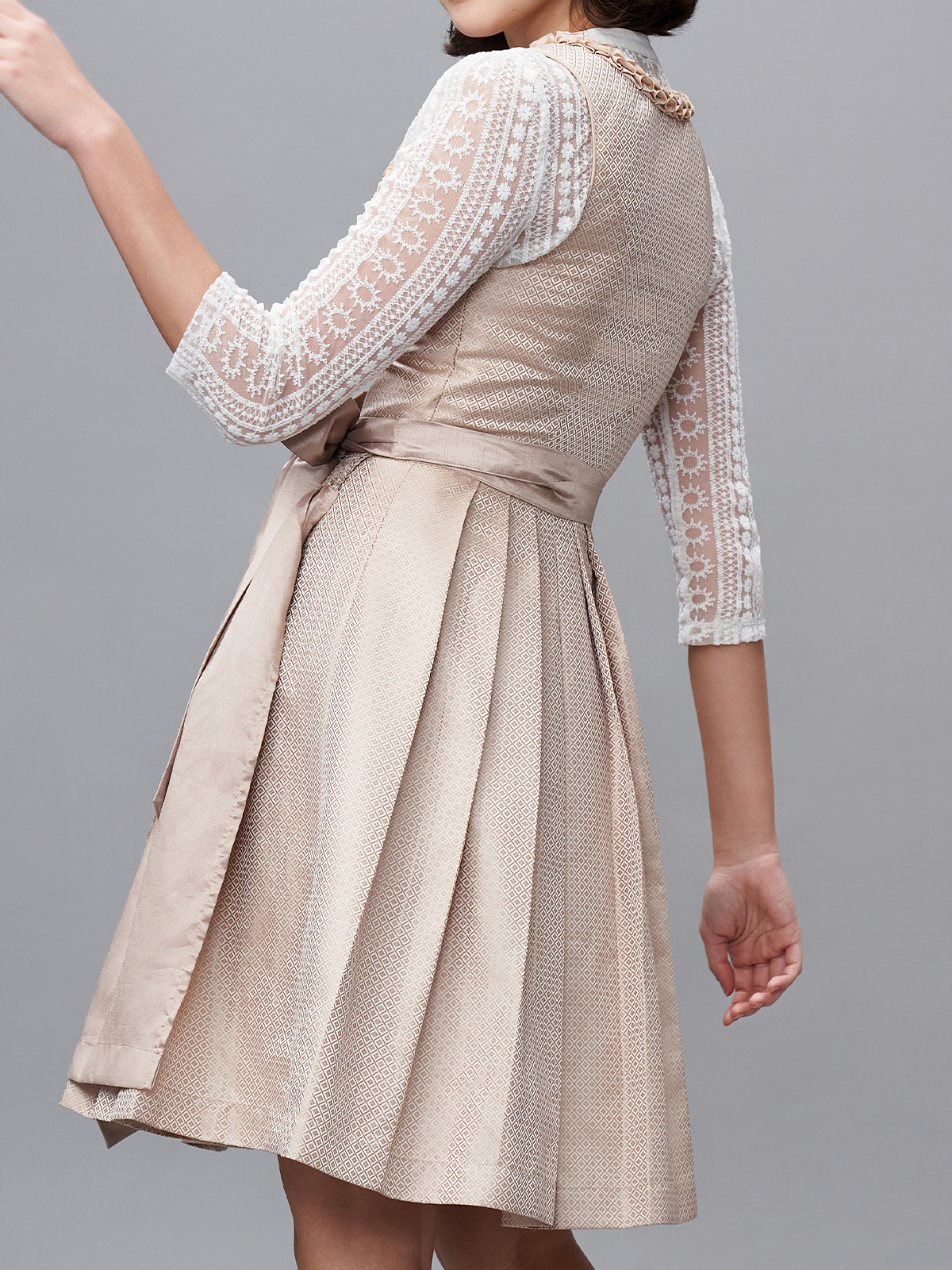 Damen Beige Zwei verdeckte Eingriffstaschen Dirndl MILA